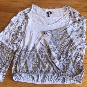 3/$10✨Free people flowy long sleeve